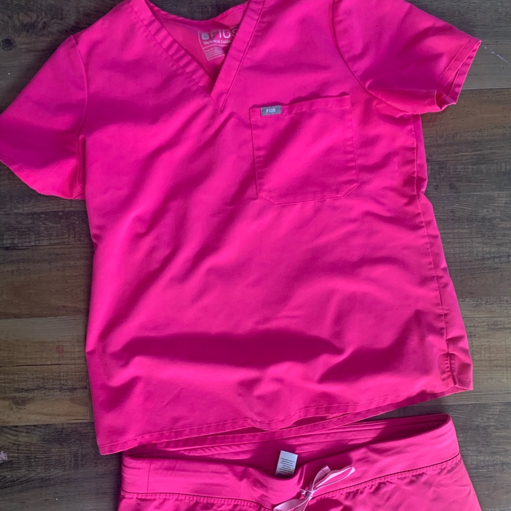 Figs Pink Scrub Set!